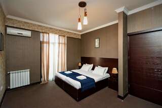 Отель Hotel Sololaki Тбилиси Улучшенный двухместный номер с 2 отдельными кроватями-2